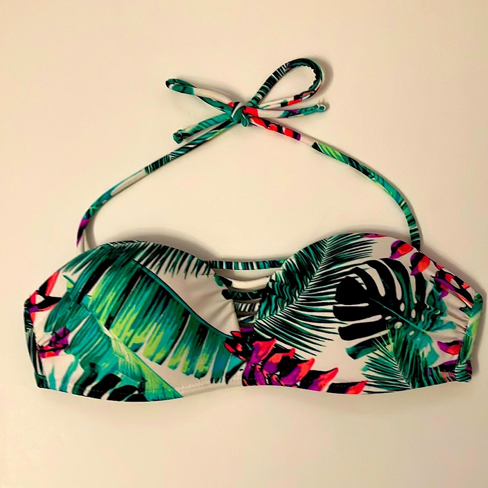 No Boundaries tropical print halter/bandu style bikini swim top